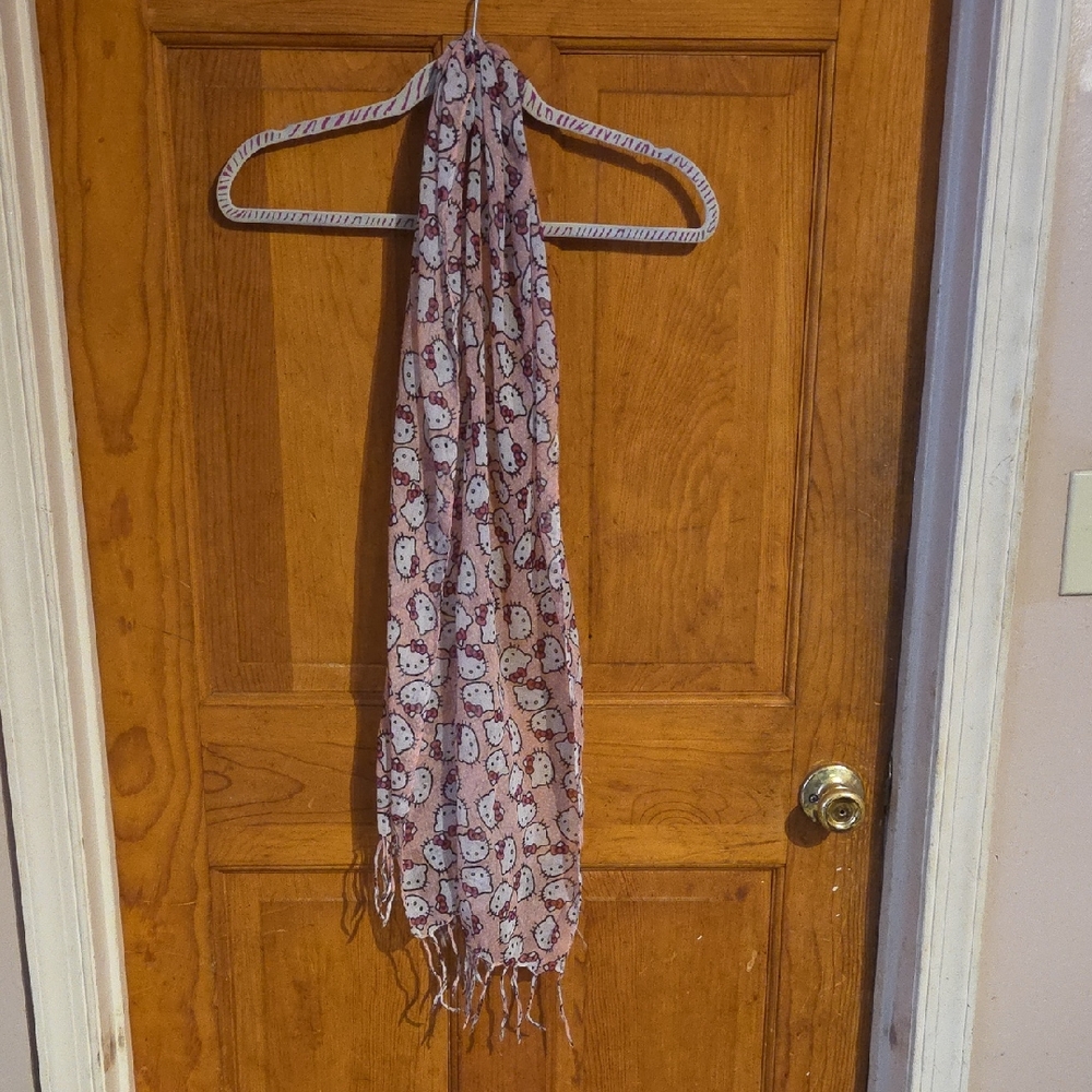 Hello Kitty Patterned Pink Scarf